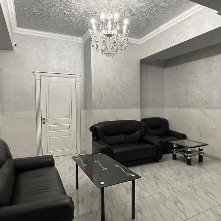 Midcity Hostel Jerevan Buitenkant foto