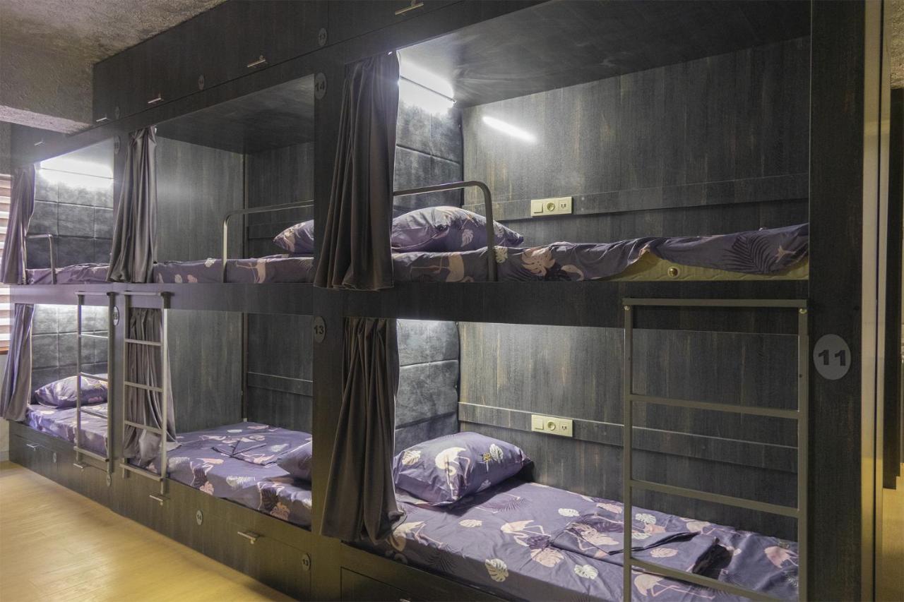 Midcity Hostel Jerevan Buitenkant foto