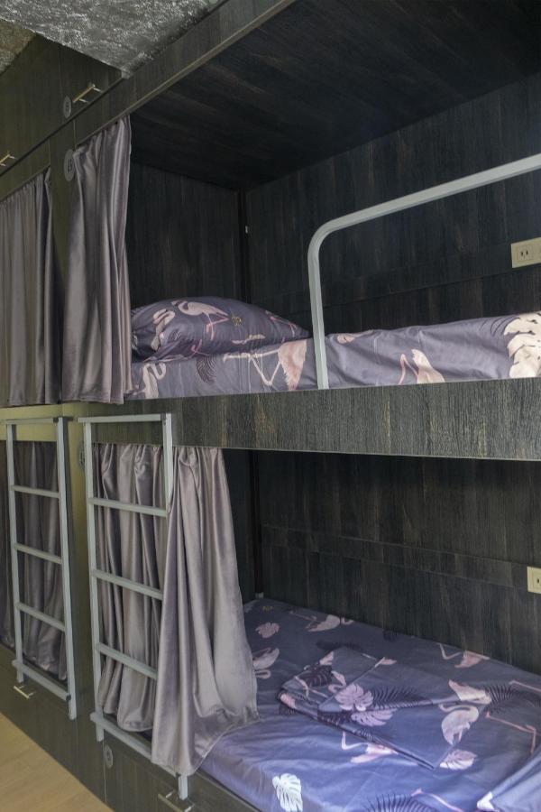 Midcity Hostel Jerevan Buitenkant foto