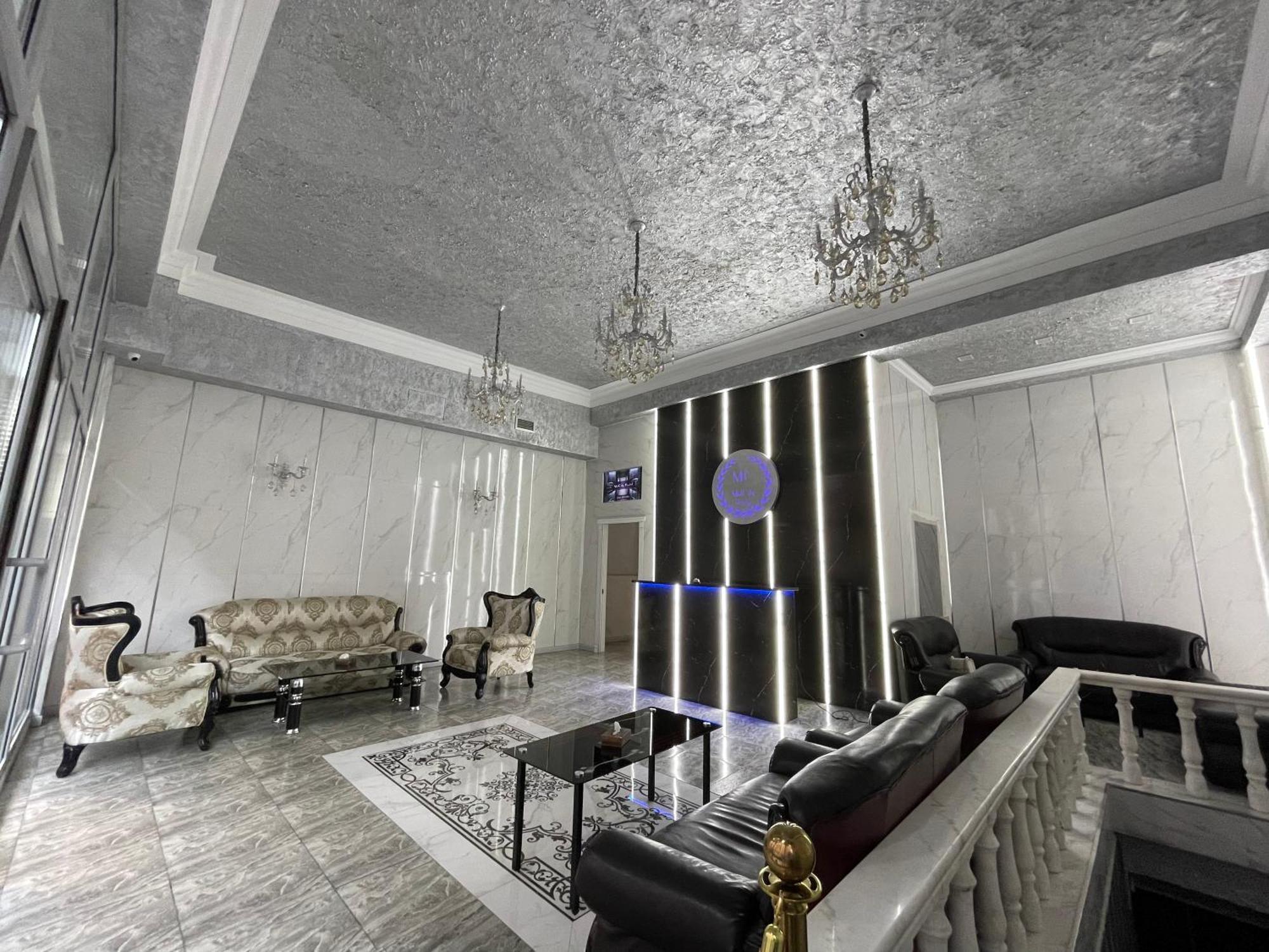 Midcity Hostel Jerevan Buitenkant foto