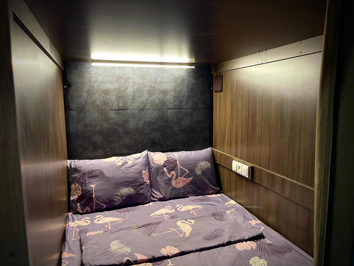 Midcity Hostel Jerevan Buitenkant foto